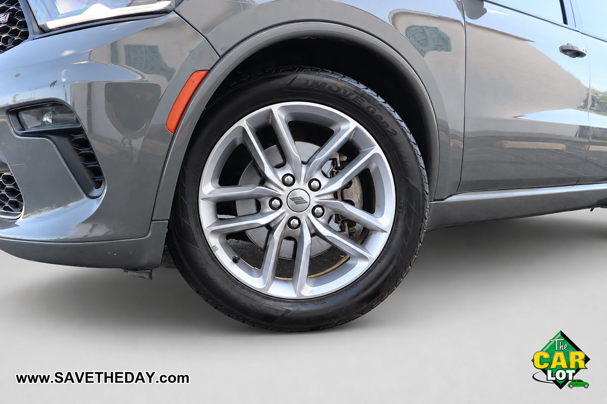 Used 2023 Dodge Durango GT RWD image 3