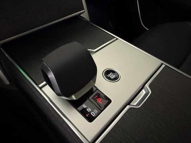 Certified 2025 Land Rover Range Rover Long Wheelbase SE AWD/4WD image 19