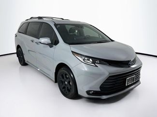 Used 2025 Toyota Sienna XLE Woodland Edition AWD/4WD video 1