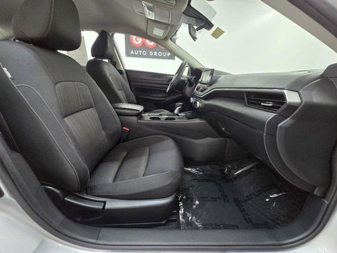 Used 2024 Nissan Altima 2.5 S FWD image 21
