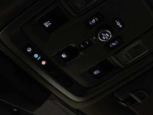 Used 2025 GMC Yukon XL Denali w/ Denali Reserve Package AWD/4WD image 71