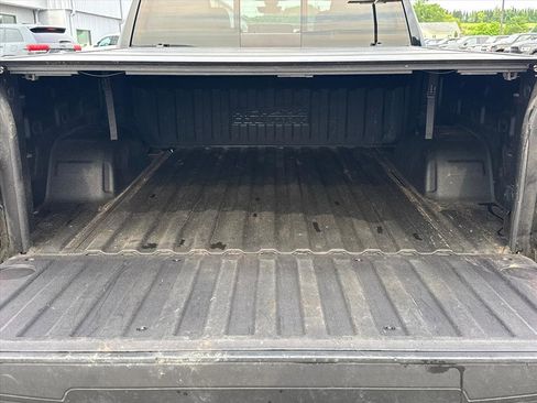 Used 2021 Chevrolet Silverado 1500 High Country w/ Technology Package AWD/4WD image 5