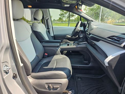 Used 2026 Toyota Sienna XSE AWD/4WD image 10