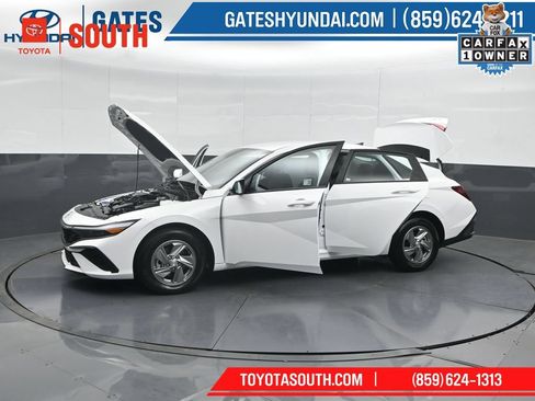 Used 2025 Hyundai Elantra SE FWD image 52