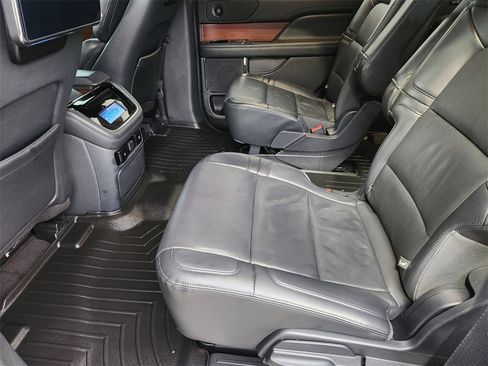Used 2023 Lincoln Navigator Reserve image 30