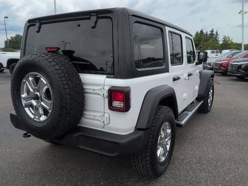 Used 2018 Jeep Wrangler Unlimited Sport S AWD/4WD image 7