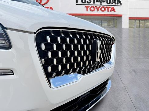 Used 2020 Lincoln Corsair Reserve w/ Appearance Package image 12