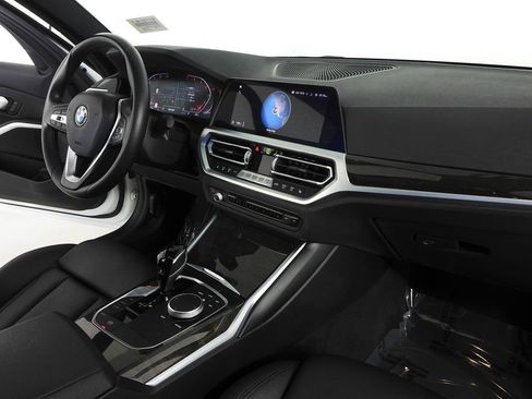 Used 2020 BMW 330i Sedan w/ Convenience Package RWD image 13