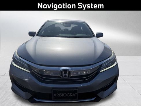 Used 2016 Honda Accord Touring image 3