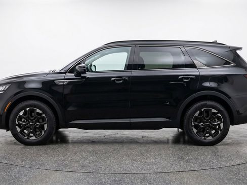 Used 2024 Kia Sorento S AWD/4WD image 5