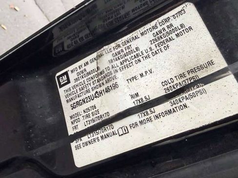 Used 2003 HUMMER H2 w/ Preferred Equipment Group image 30