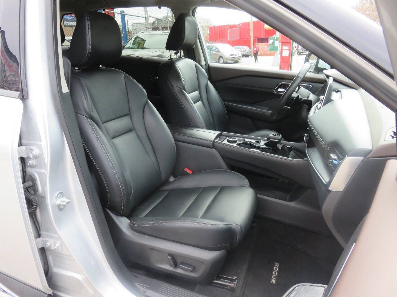 Used 2021 Nissan Rogue SL AWD/4WD image 11