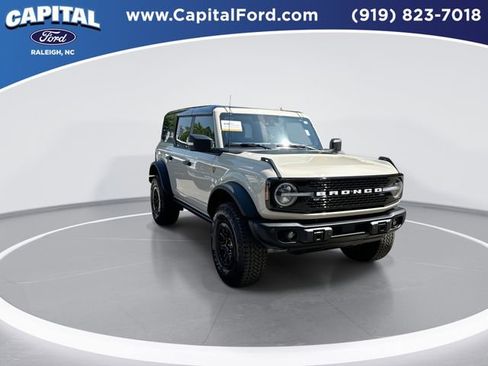 Certified 2025 Ford Bronco Badlands AWD/4WD image 2