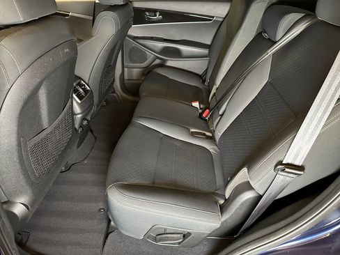 Used 2019 Kia Sorento S image 19