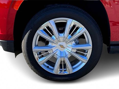 Used 2024 Chevrolet Suburban High Country image 33