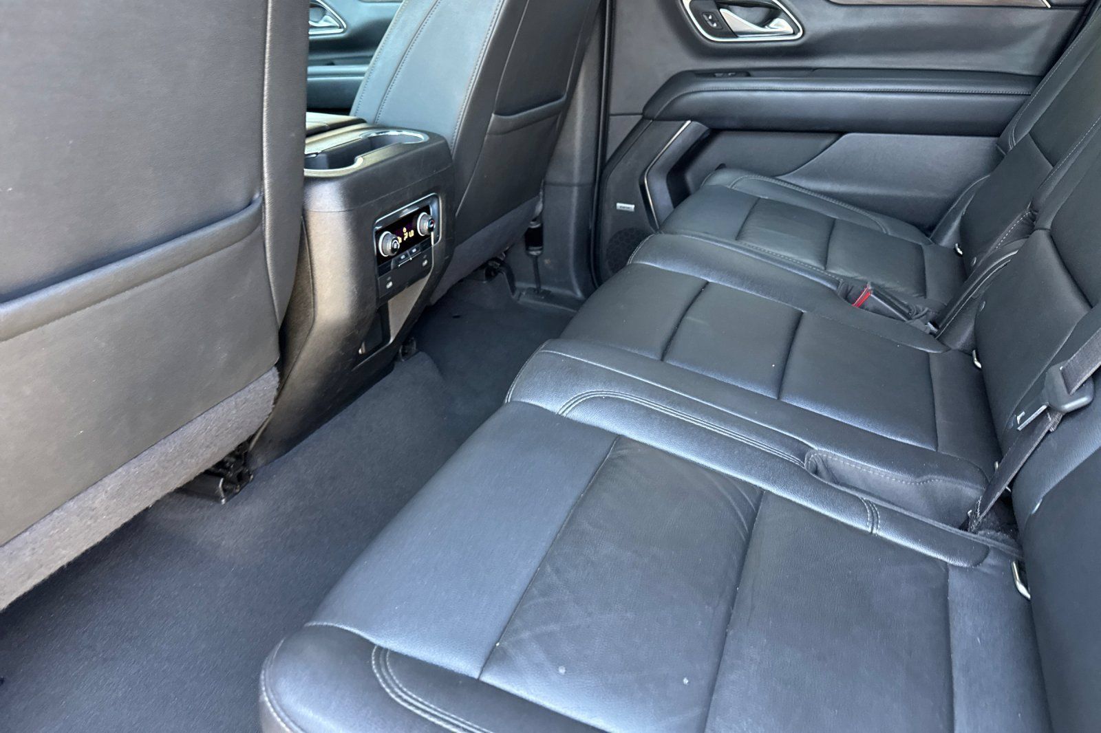 Used 2022 Chevrolet Suburban LT AWD/4WD image 13