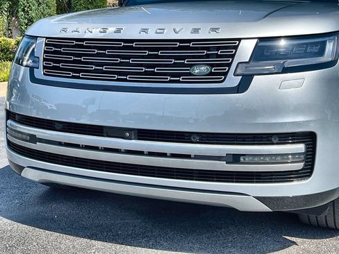 Certified 2025 Land Rover Range Rover Long Wheelbase Autobiography AWD/4WD image 9