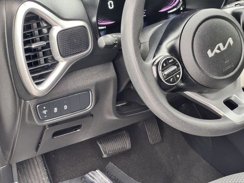 Used 2023 Kia Soul LX w/ Option Group 015 image 17