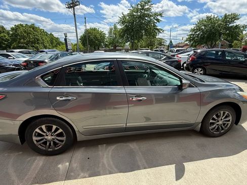 Used 2015 Nissan Altima 2.5 S w/ Sport Value Package FWD image 8