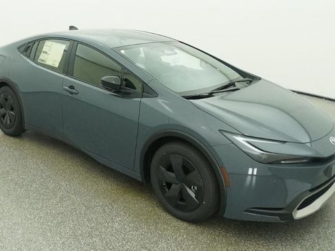 New 2026 Toyota Prius Plug-In Hybrid FWD image 25