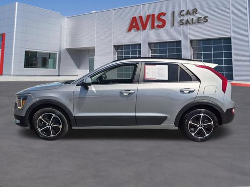Used 2025 Kia Niro LX FWD image 10