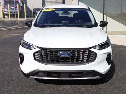Used 2023 Ford Escape AWD image 9