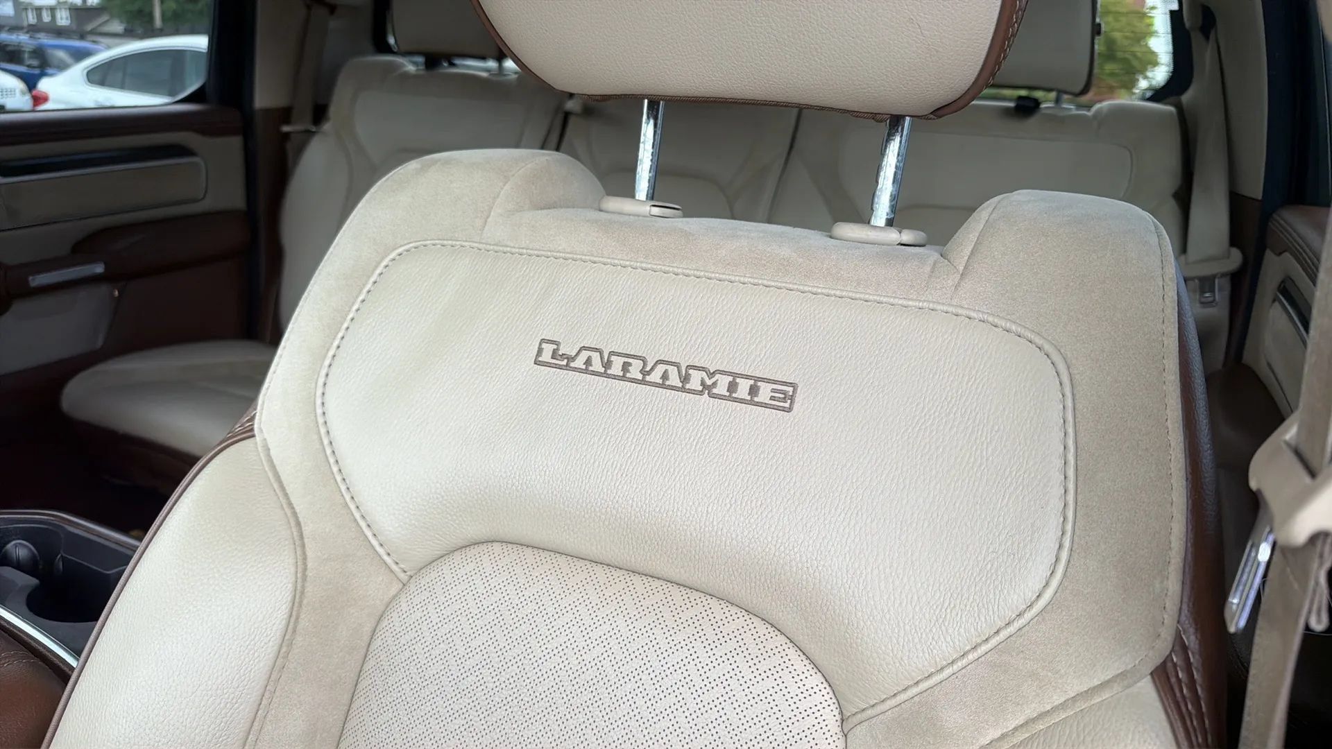 Used 2021 RAM 1500 Laramie AWD/4WD image 12