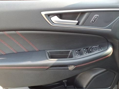 Used 2022 Ford Edge SEL AWD/4WD image 16