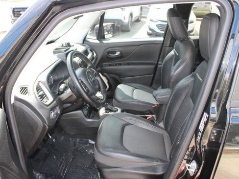 Used 2017 Jeep Renegade Trailhawk AWD/4WD image 11