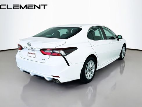 Used 2023 Toyota Camry SE FWD image 7