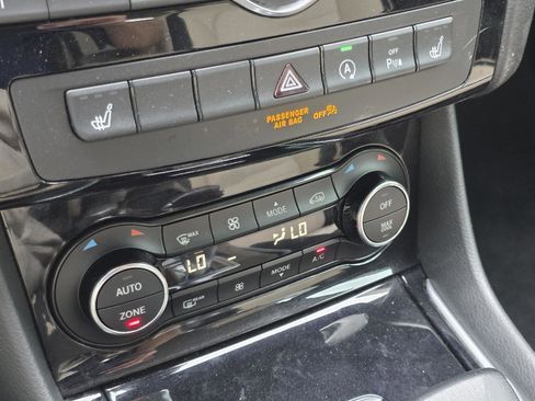 Used 2019 INFINITI QX30 w/ Navigation Package image 18