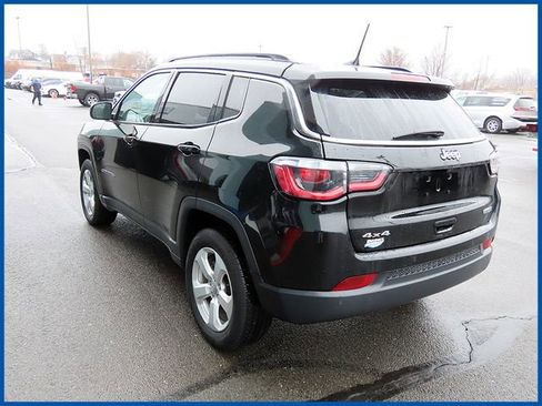 Certified 2019 Jeep Compass Latitude w/ Cold Weather Group image 5