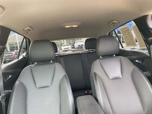 Used 2024 Buick Encore GX Preferred FWD image 19