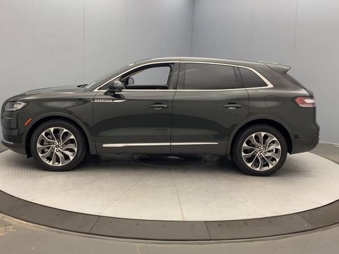 Used 2023 Lincoln Nautilus Reserve w/ Luxury Package AWD/4WD image 2