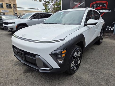 Used 2025 Hyundai Kona SEL AWD/4WD image 1