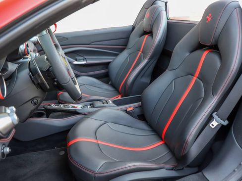 Certified 2022 Ferrari F8 Tributo RWD image 9
