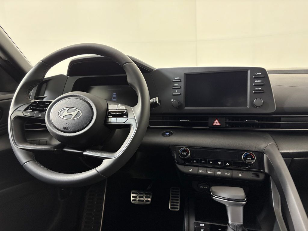 New 2026 Hyundai Elantra SEL Sport FWD image 22