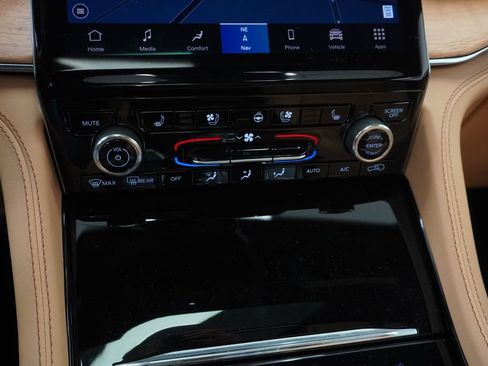 Certified 2024 Jeep Grand Cherokee L Summit AWD/4WD image 36