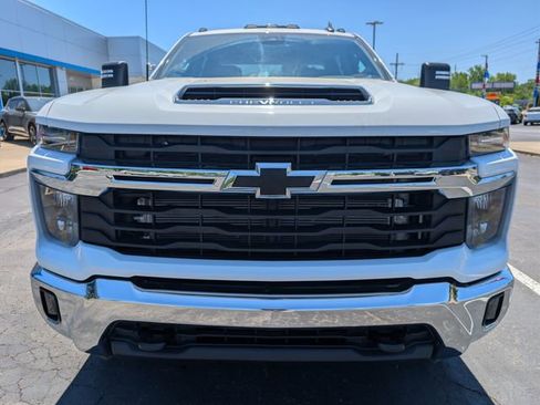 Used 2024 Chevrolet Silverado 3500 LT w/ Convenience Package AWD/4WD image 8