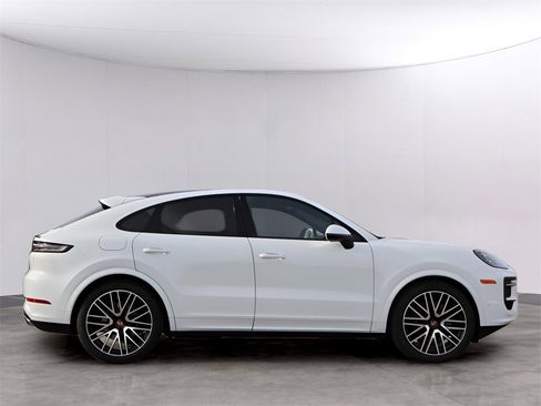 New 2026 Porsche Cayenne Coupe image 9