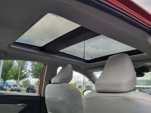 Used 2025 Toyota Camry XLE image 27