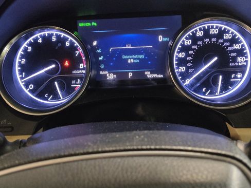 Used 2018 Toyota Camry XLE image 23