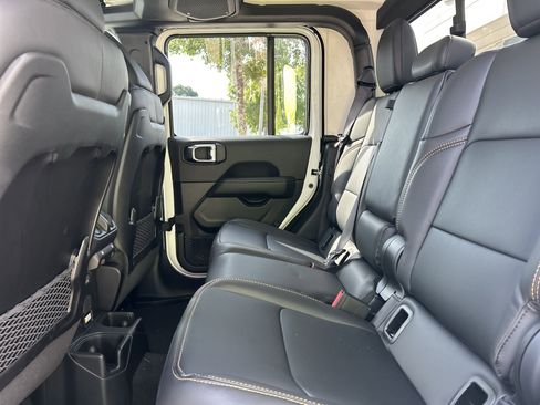 New 2025 Jeep Gladiator Sport image 33