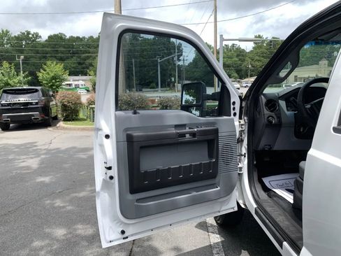 Used 2016 Ford F250 XL w/ Power Equipment Group AWD/4WD image 19