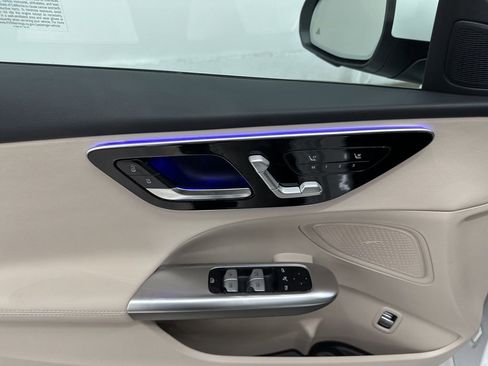 Used 2025 Mercedes-Benz C 300 Sedan image 11