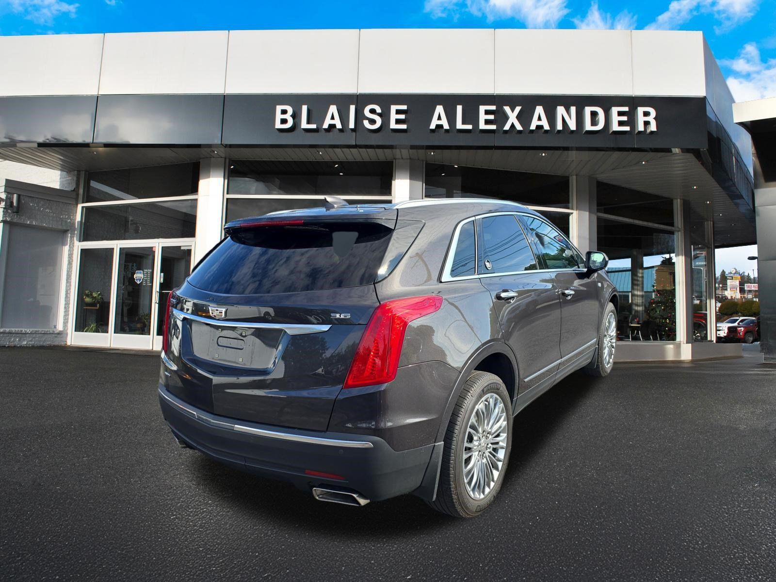 Used 2019 Cadillac XT5 Premium Luxury AWD/4WD image 3