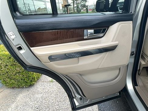Used 2012 Land Rover Range Rover Sport HSE AWD/4WD image 21