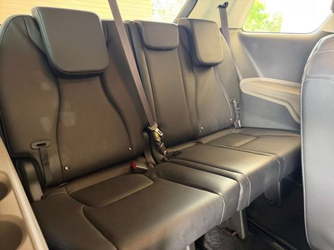 Used 2026 Kia Carnival FWD image 31