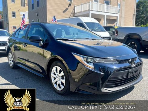 Used 2024 Toyota Corolla LE FWD image 3