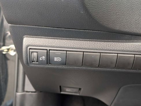 Used 2022 Toyota Corolla LE image 17